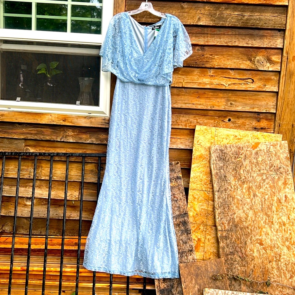 LULUS lace maxi dress - Picture 2 of 10